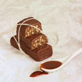 Barretta iperproteica al cioccolato caramello e arachidi - Barre chocolat caramel cacahuètes 