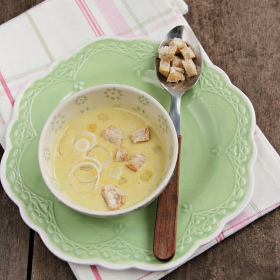 Zuppa di cipolle con crostini - Soupe à l'oignon et ses petits croûtons