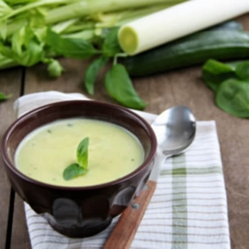 Soupe de légumes hyperprotéinée