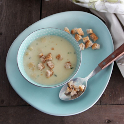 Zuppa di Pollo e Crostini